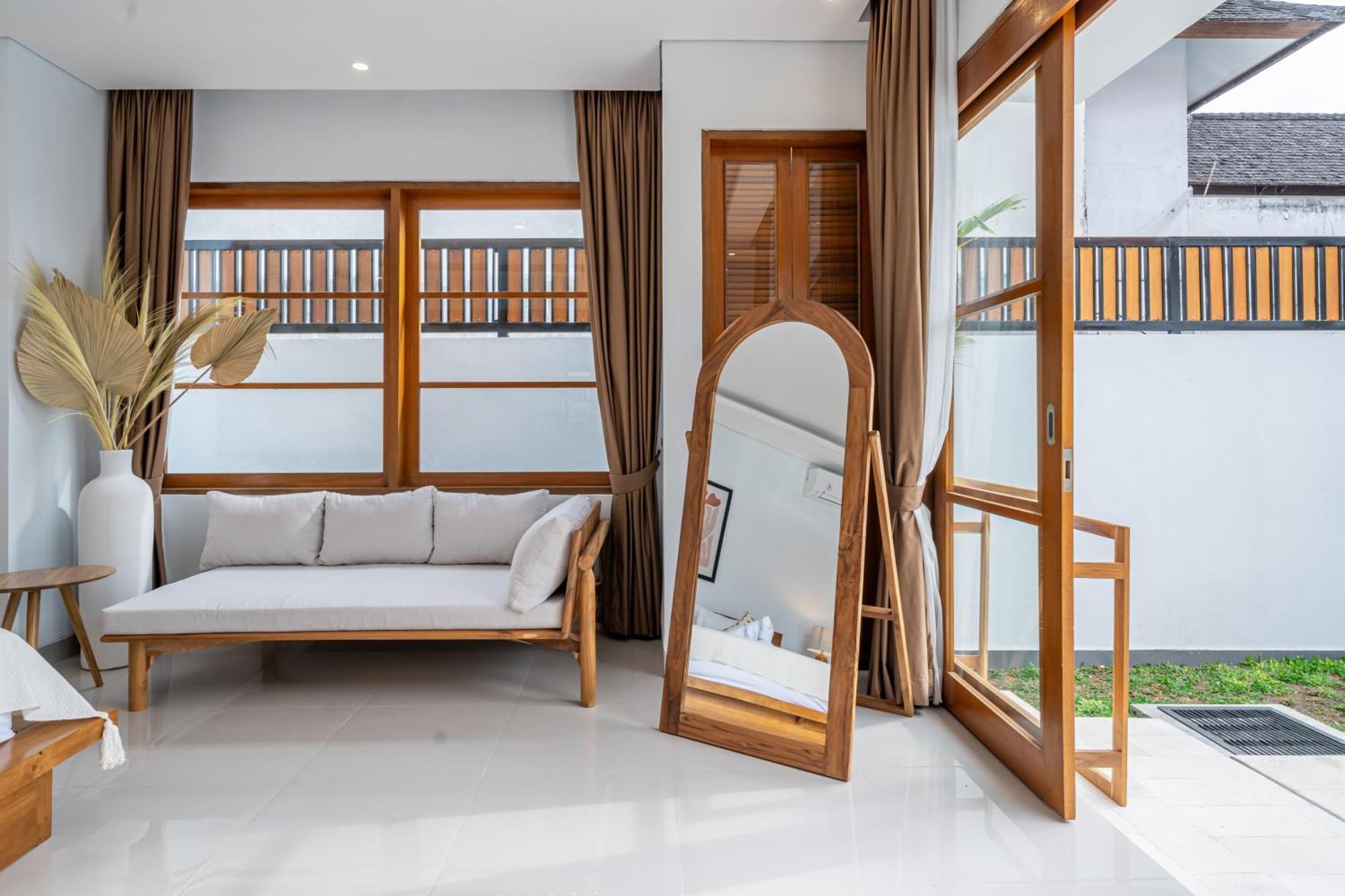 Special Offer! Elegant 2-Bedroom Villa With Large Pool In Canggu! Bagian luar foto