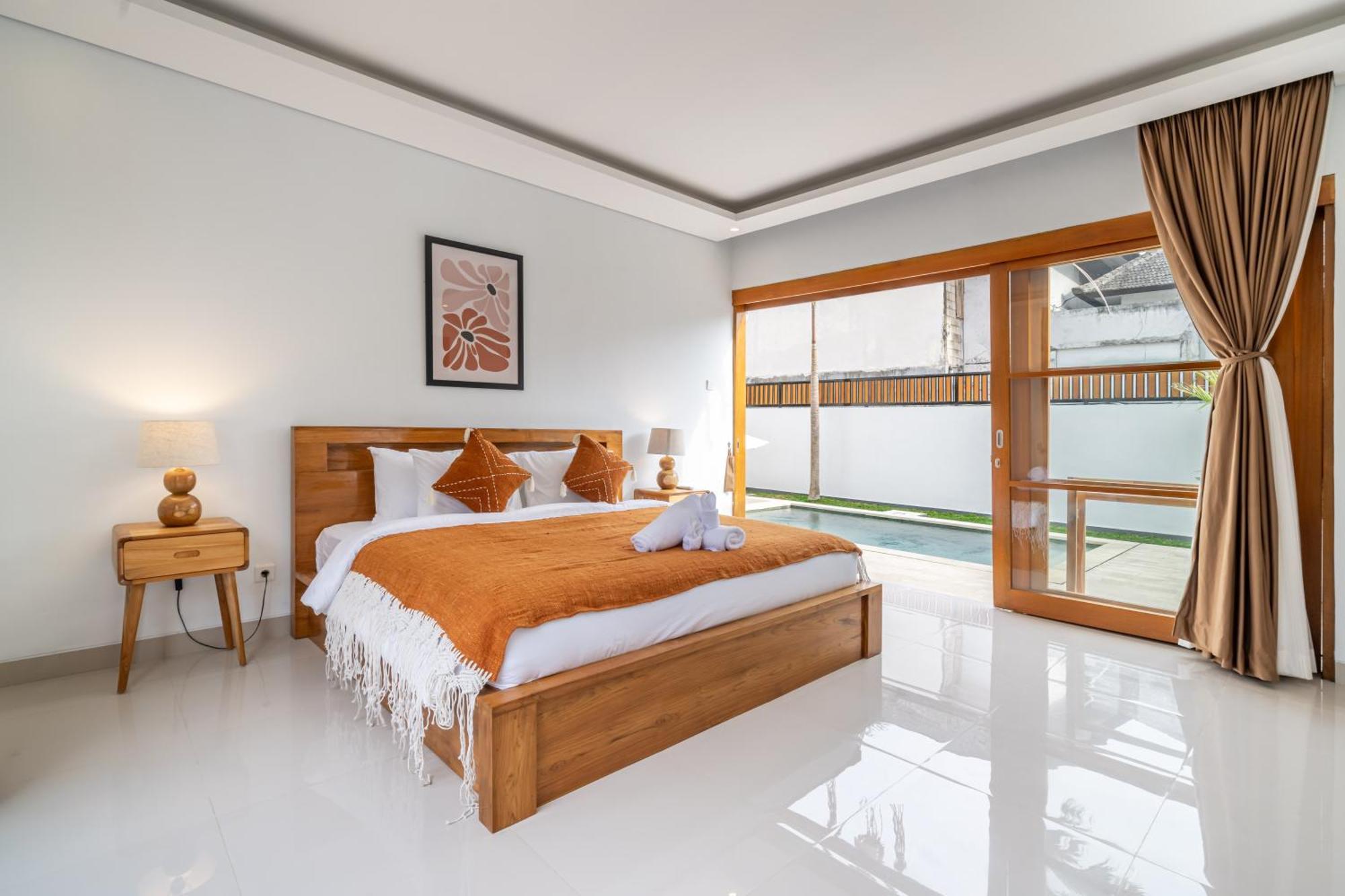 Special Offer! Elegant 2-Bedroom Villa With Large Pool In Canggu! Bagian luar foto